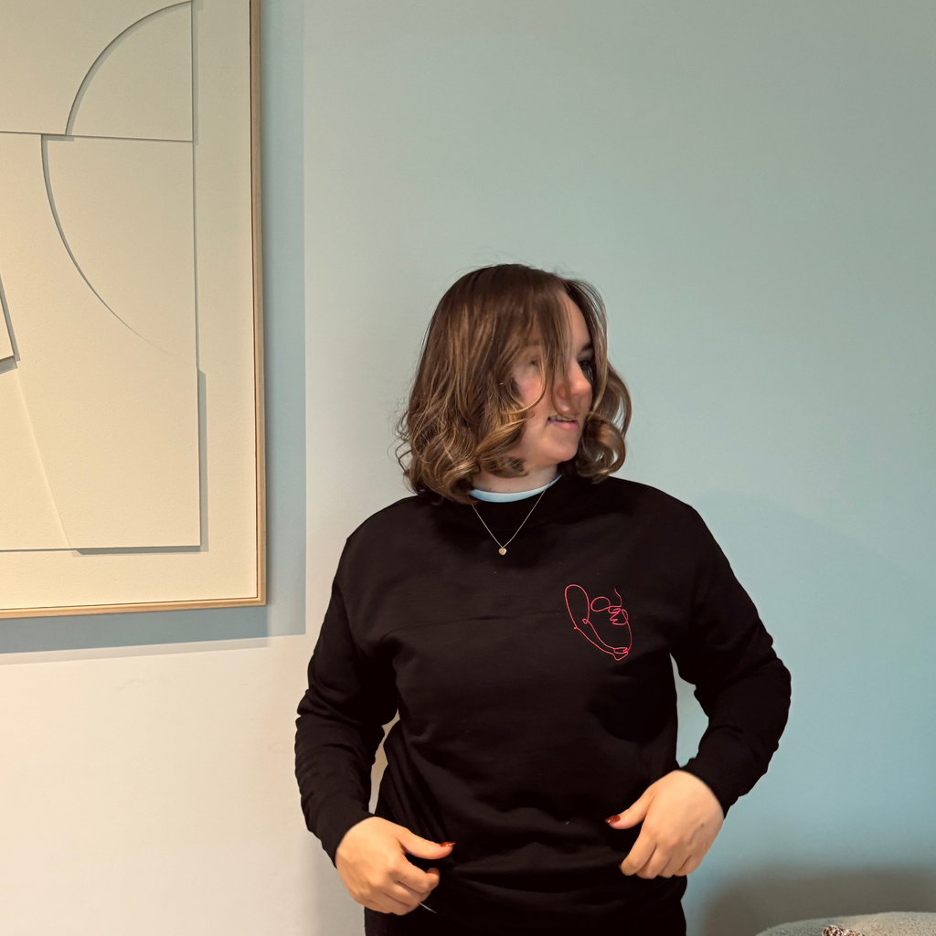 Artistieke lijntekening op trui